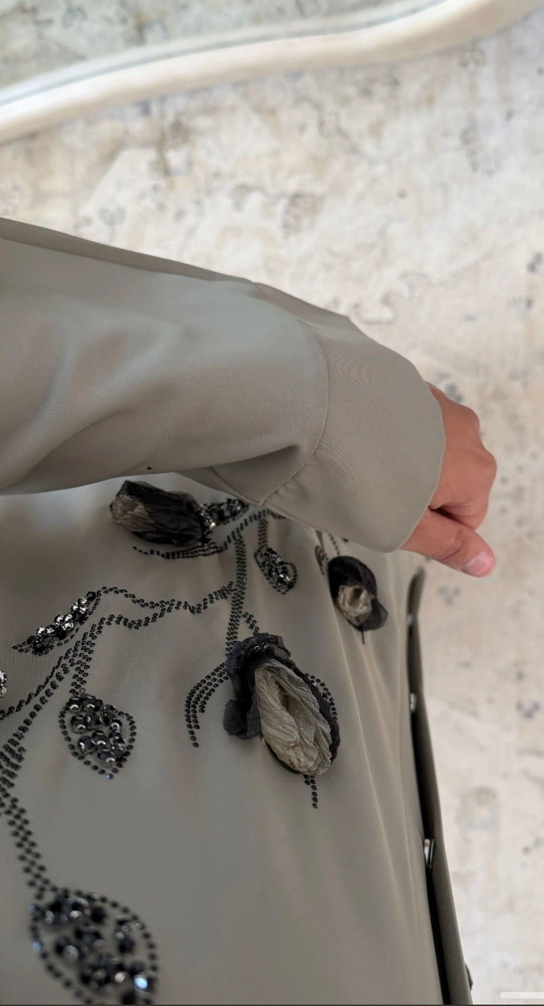 Abaya longue brodée florale satinée