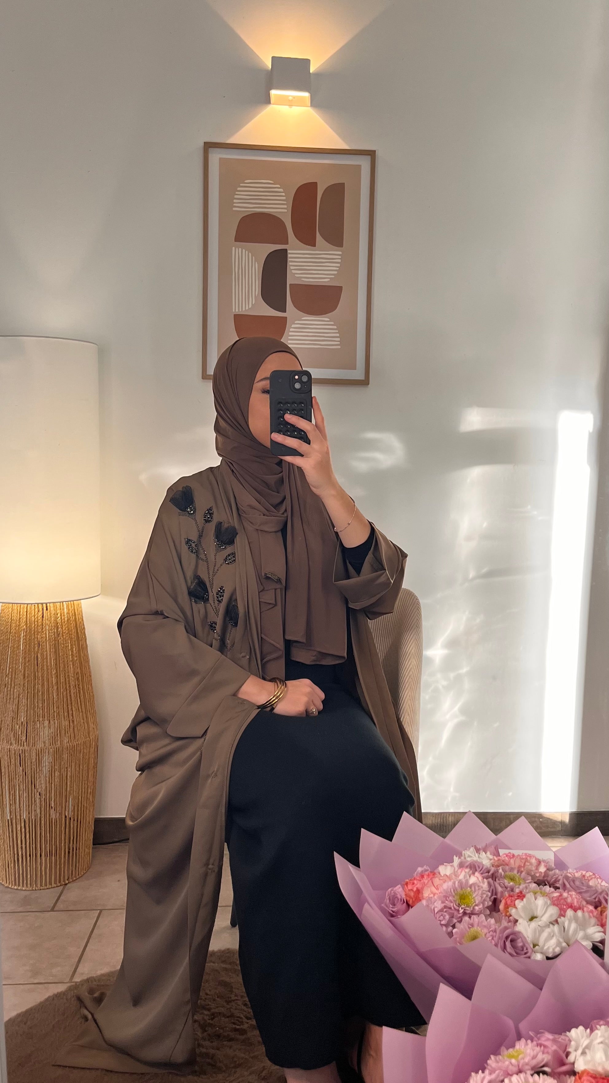 Abaya longue brodée florale satinée
