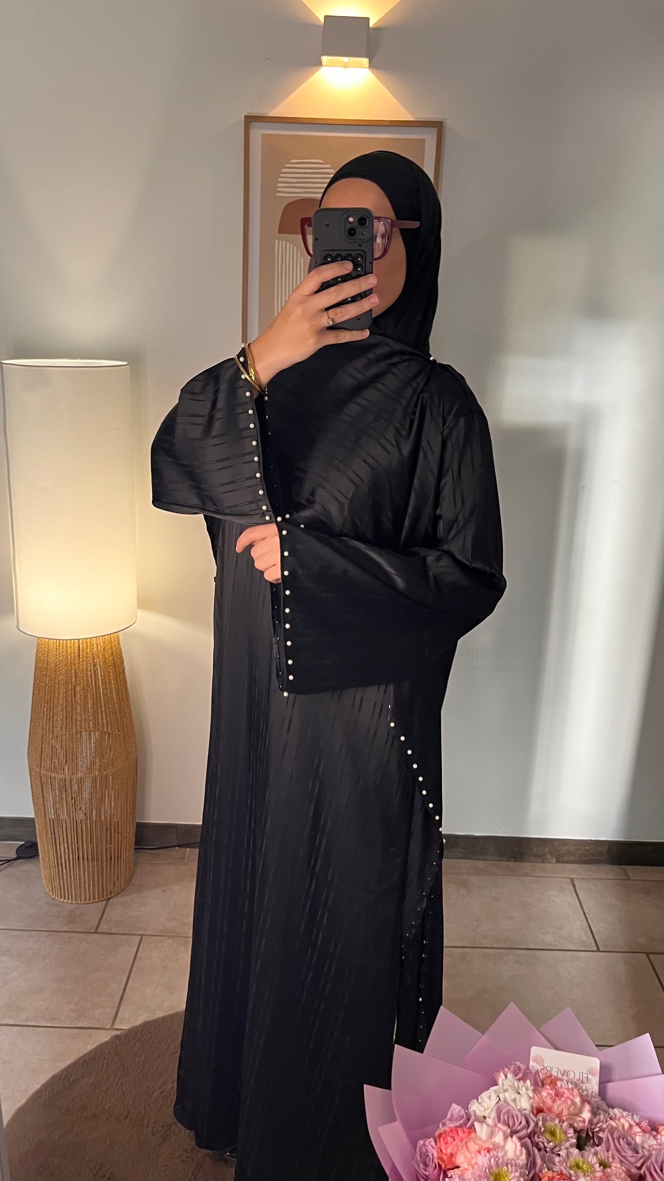 Robe longue fluide à cape perlée