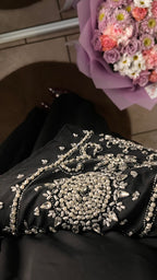 Abaya ouverte brodée manches perlées