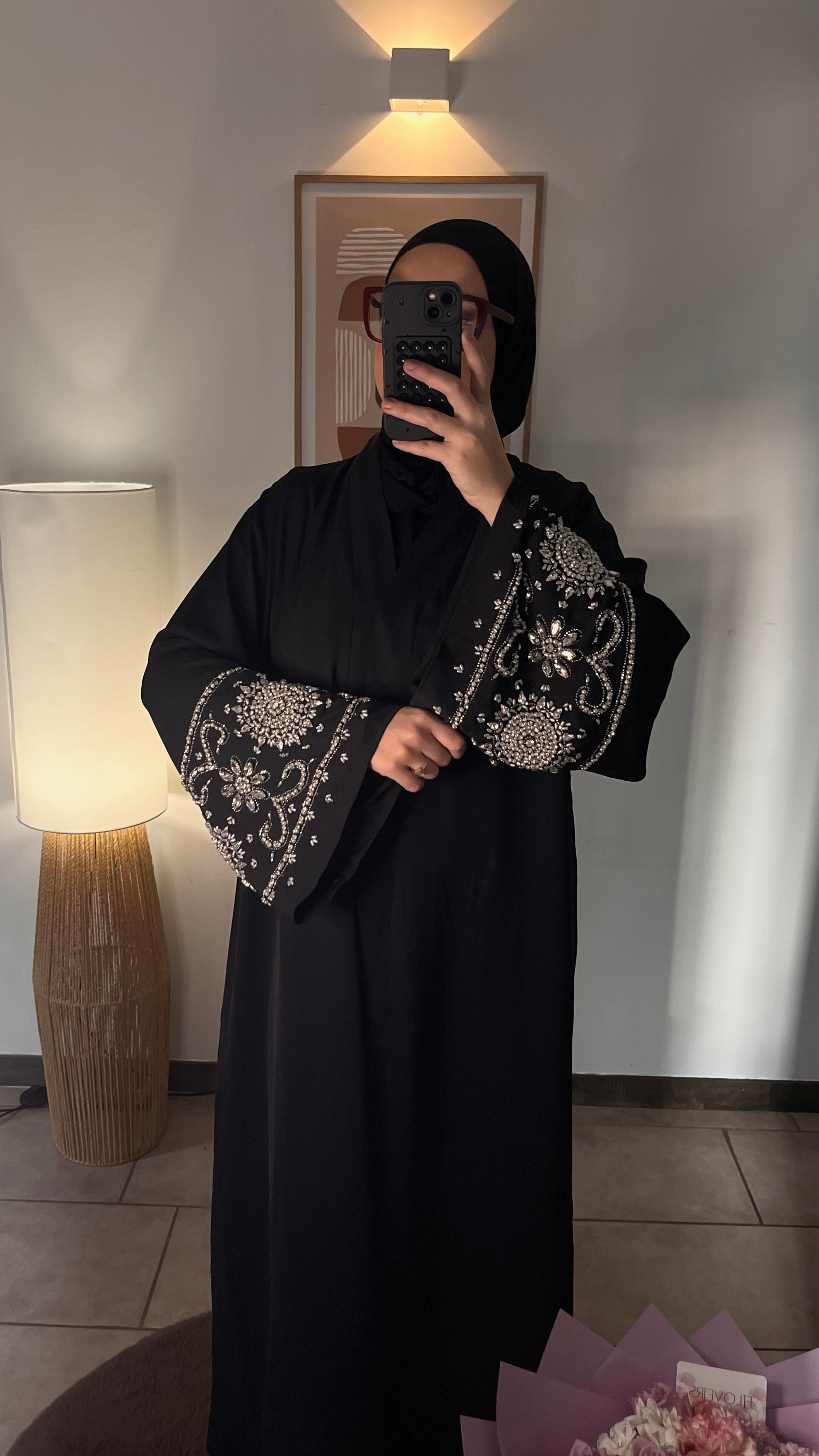 Abaya ouverte brodée manches perlées