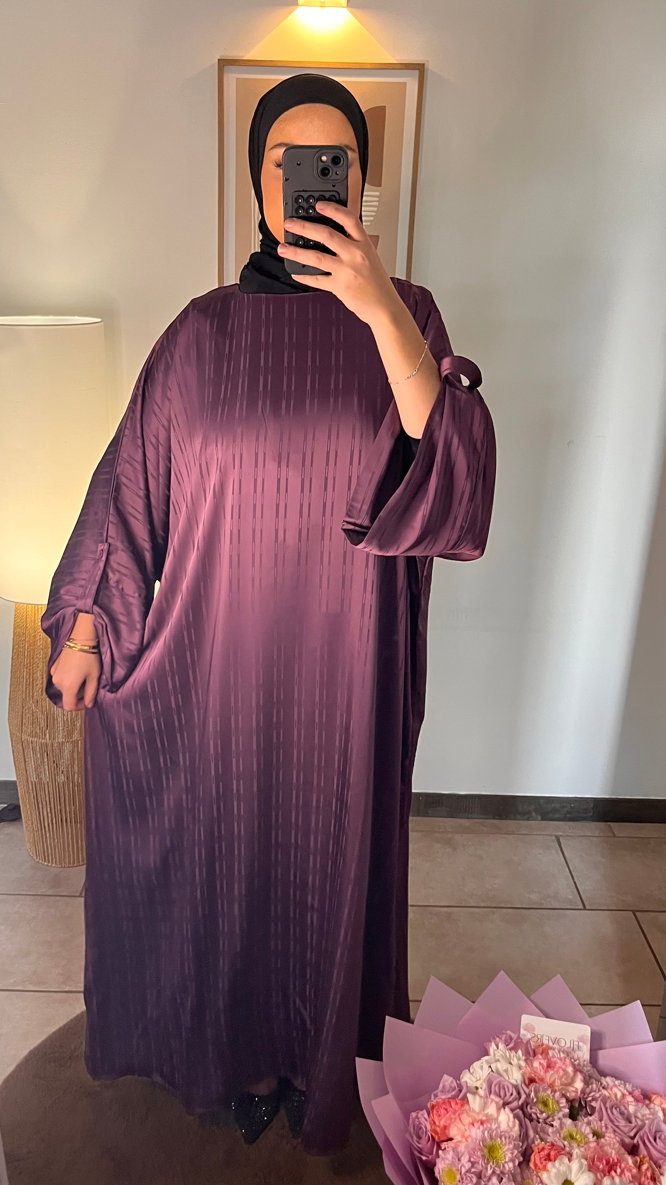 Robe longue satinée texturée manches larges