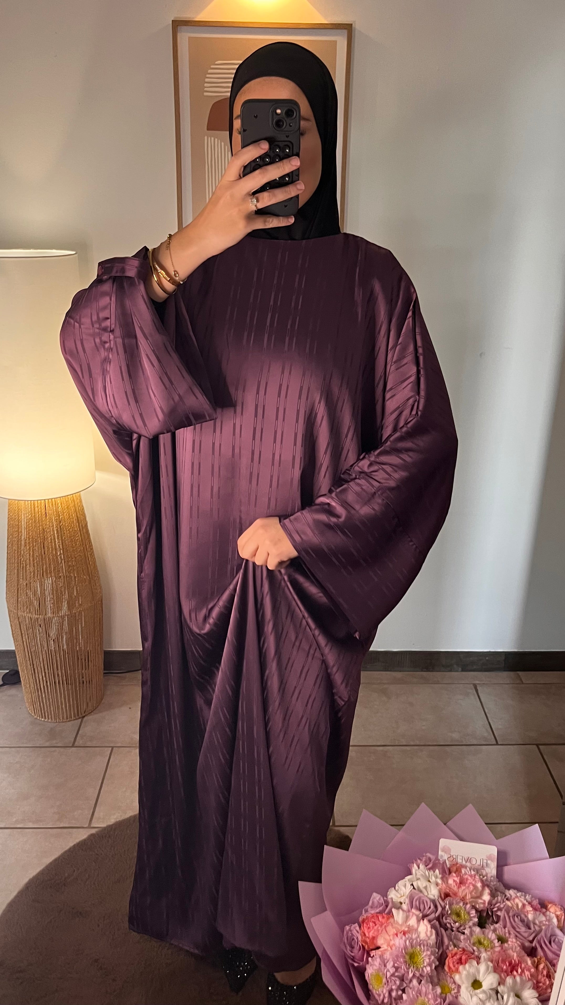 Robe longue satinée texturée manches larges